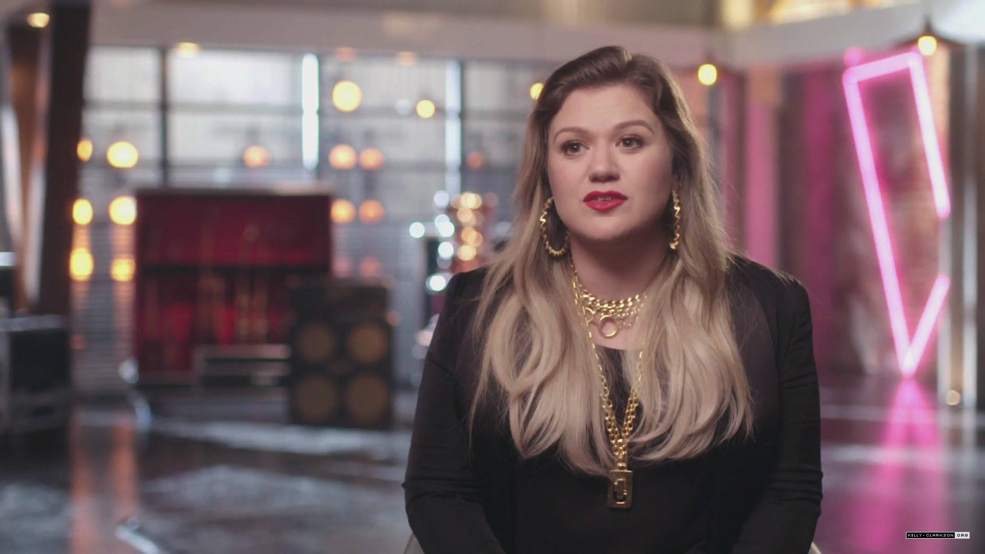Kelly Fansite 14x07 - Screencaps - 00295 - Kelly Clarkson Love - the largest kelly ...