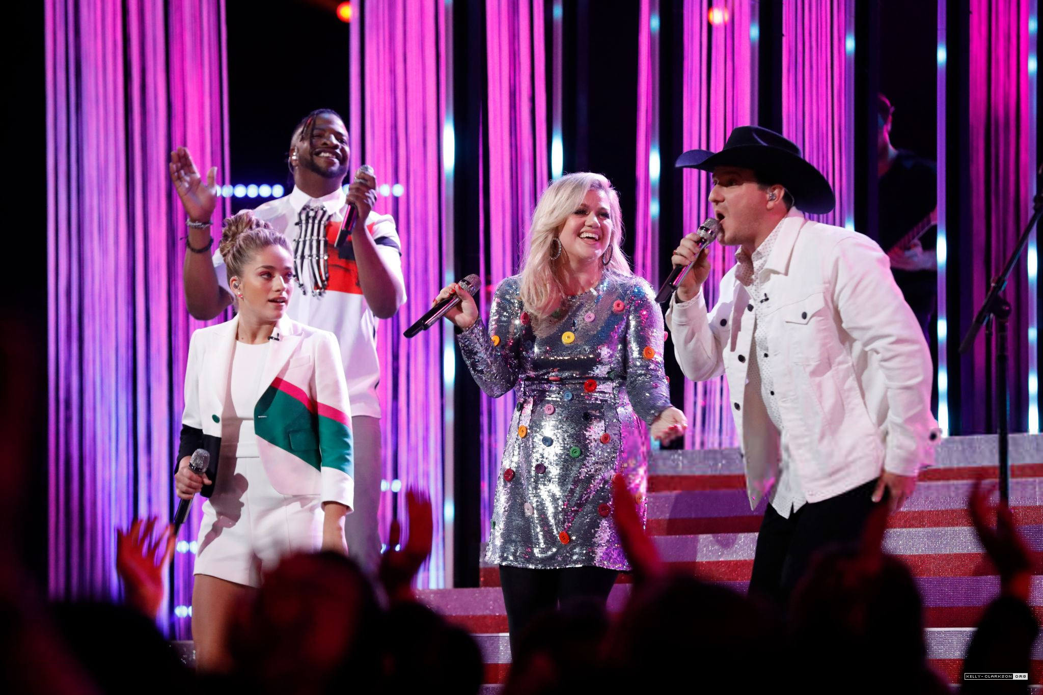 Kelly Fansite 14x20 - Stills - hq-00005 - Kelly Clarkson Love - the largest kelly ...
