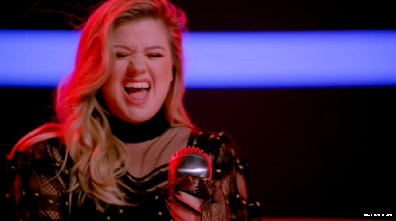 Kelly Fansite Kellys First Day - 00023 - Kelly Clarkson Love - the largest kelly ...